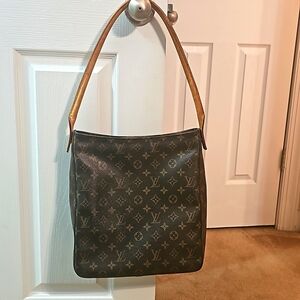 LOUIS VUITTON Monogram Canvas Looping GM